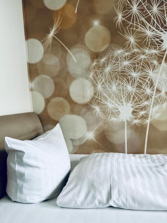 ลันด์โฮเต็ล ลาร์มันน์ Hotel เลนเนชตัดท์ ภายนอก รูปภาพ