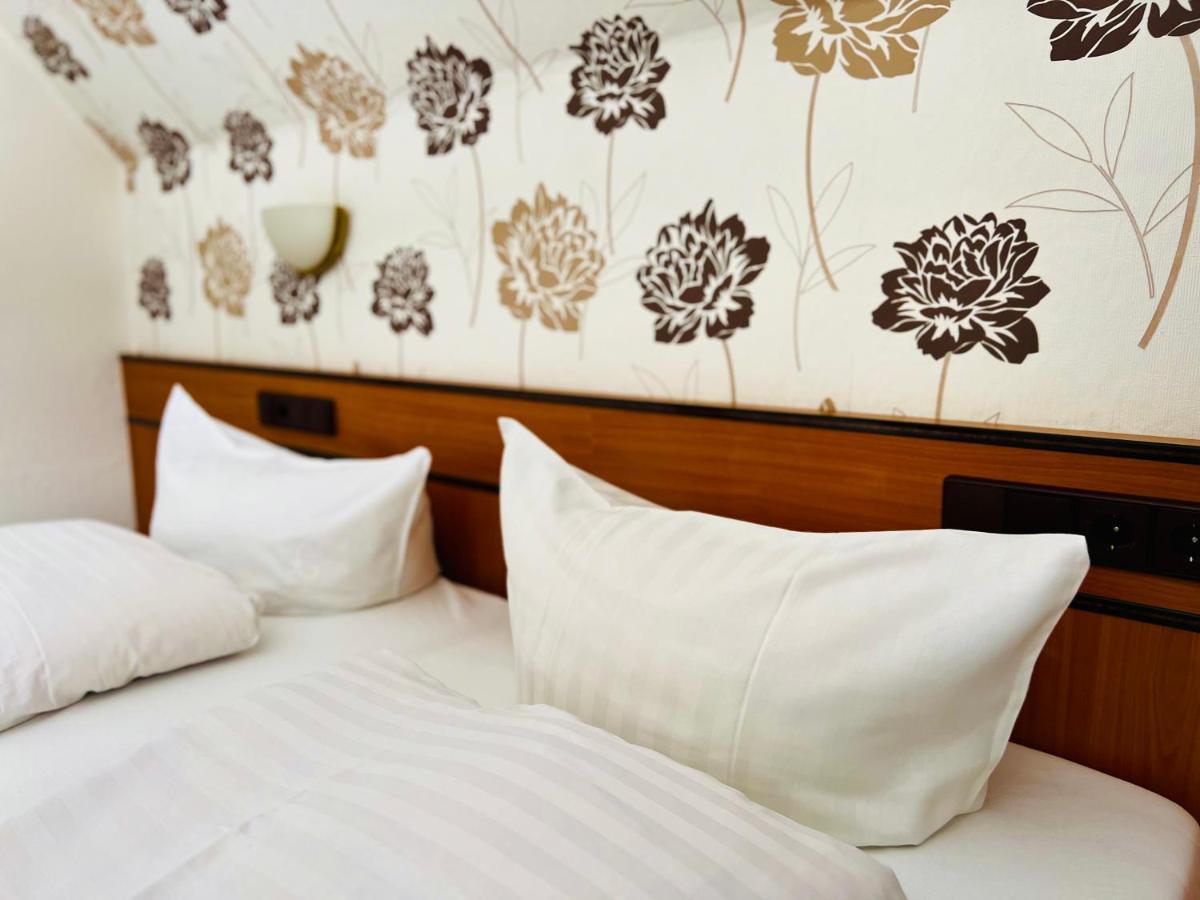 ลันด์โฮเต็ล ลาร์มันน์ Hotel เลนเนชตัดท์ ภายนอก รูปภาพ