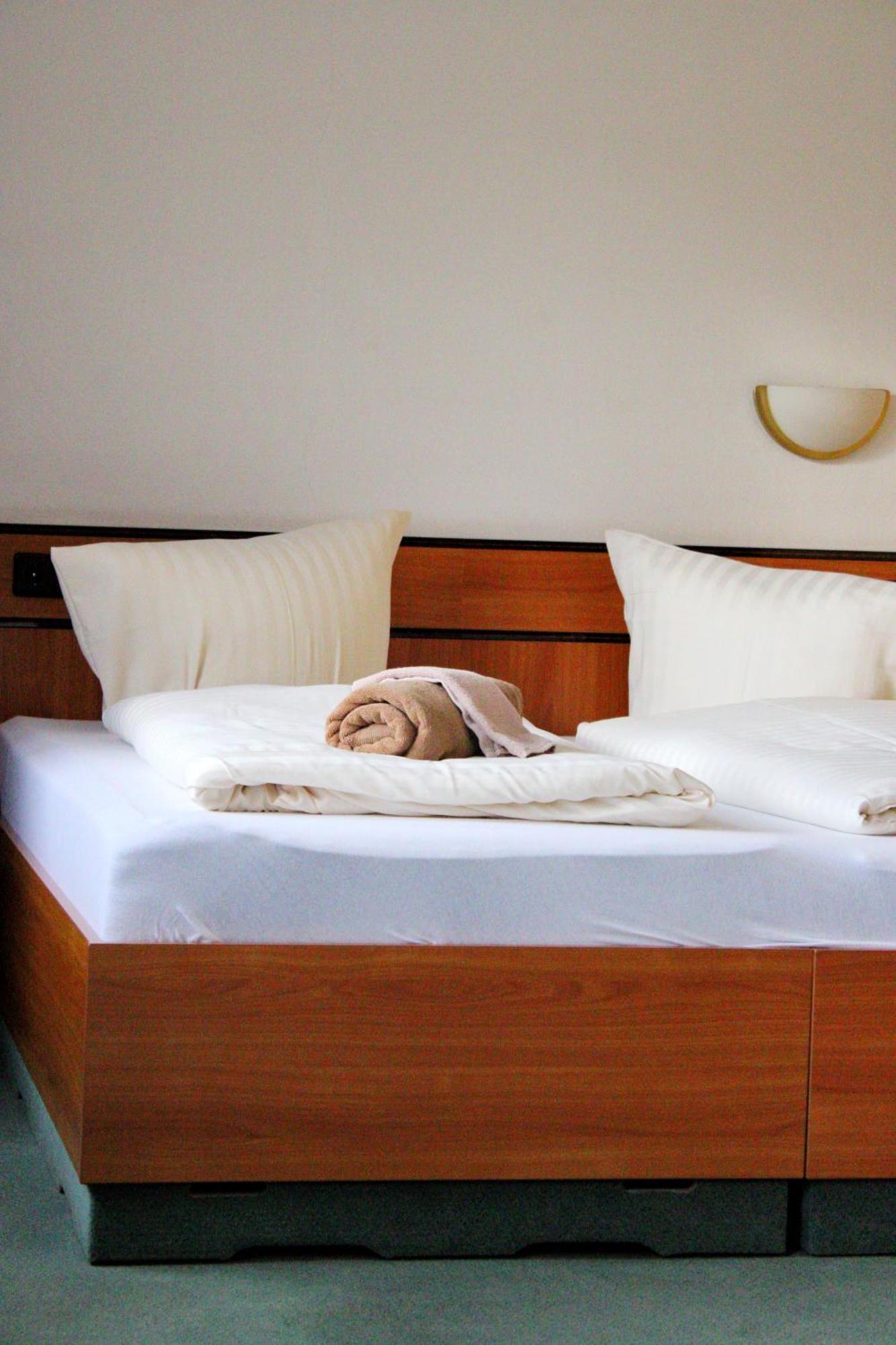 ลันด์โฮเต็ล ลาร์มันน์ Hotel เลนเนชตัดท์ ภายนอก รูปภาพ